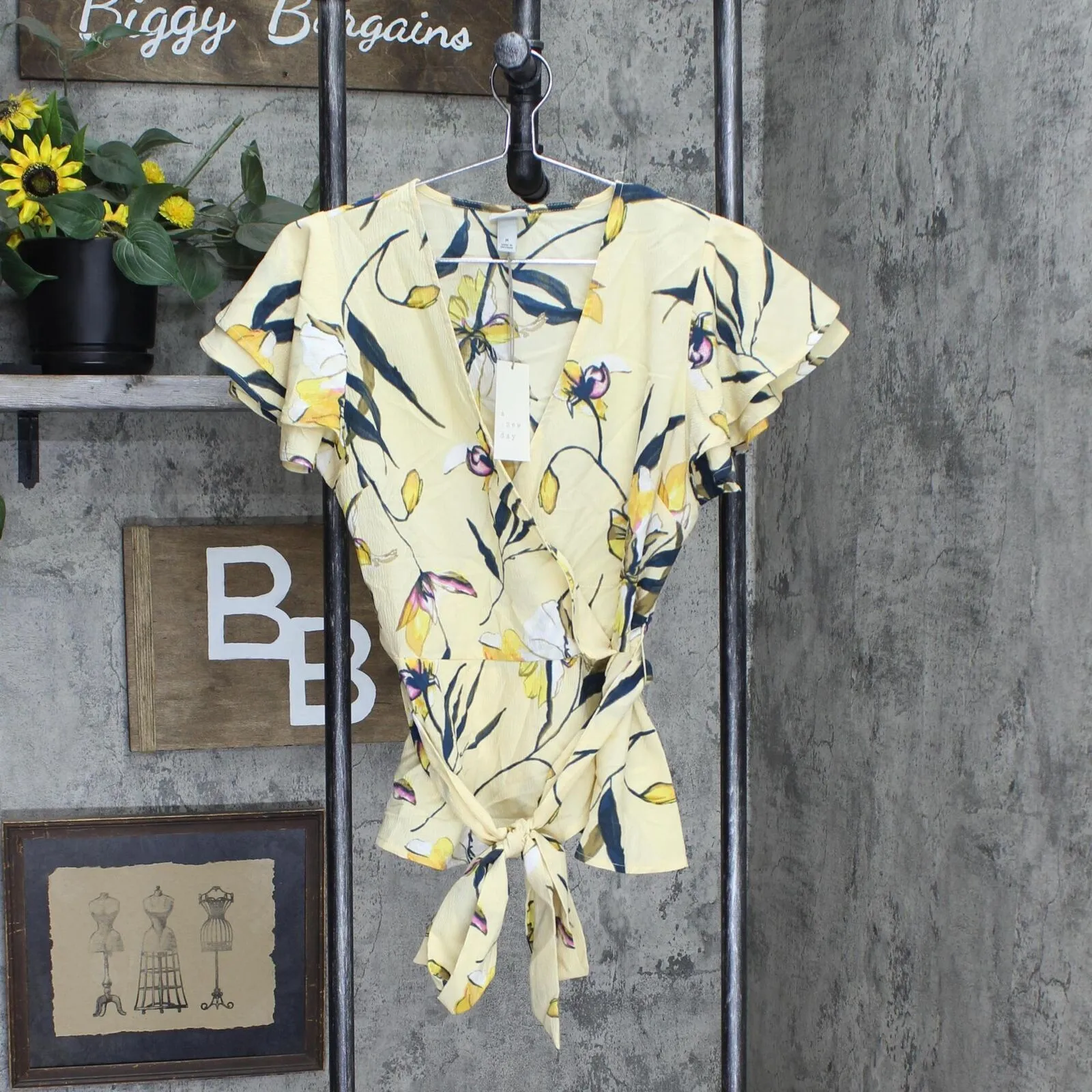 A New Day Women's Floral Print Ruffle Short Sleeve Wrap Top 566680