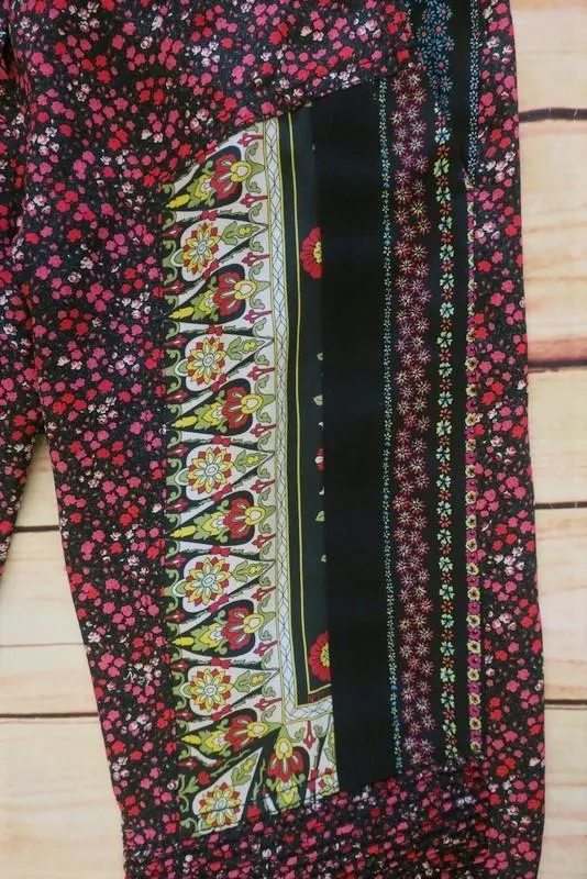 No. 21 Pants Black/Multi Floral Patchwork Print Silk Size 36 Cropped Trousers