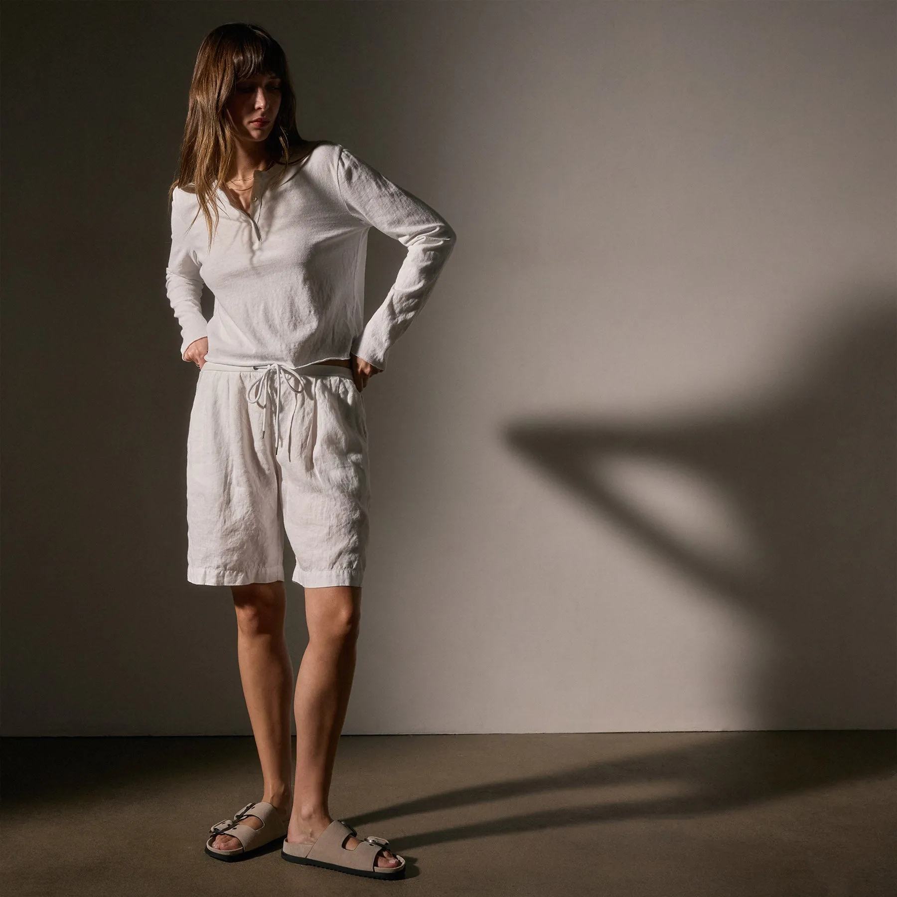Pleated Linen Bermuda Short - White