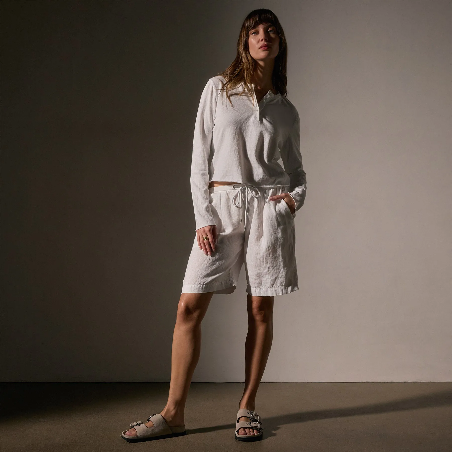 Pleated Linen Bermuda Short - White