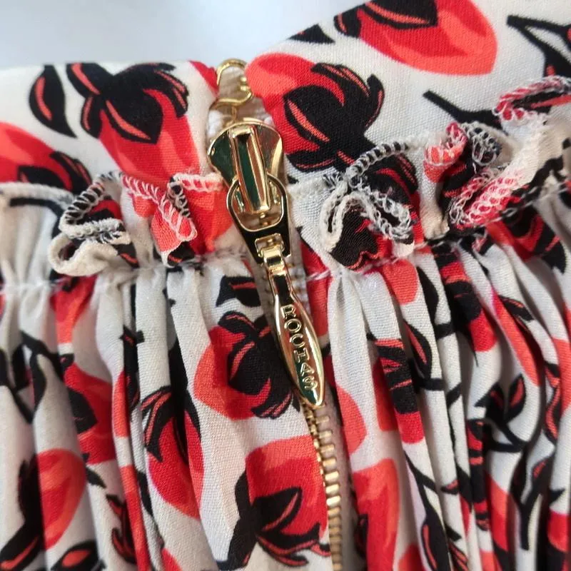 Rochas Pleated Midi Skirt White/Red Roses Print Silk Chiffon Size 42 NEW