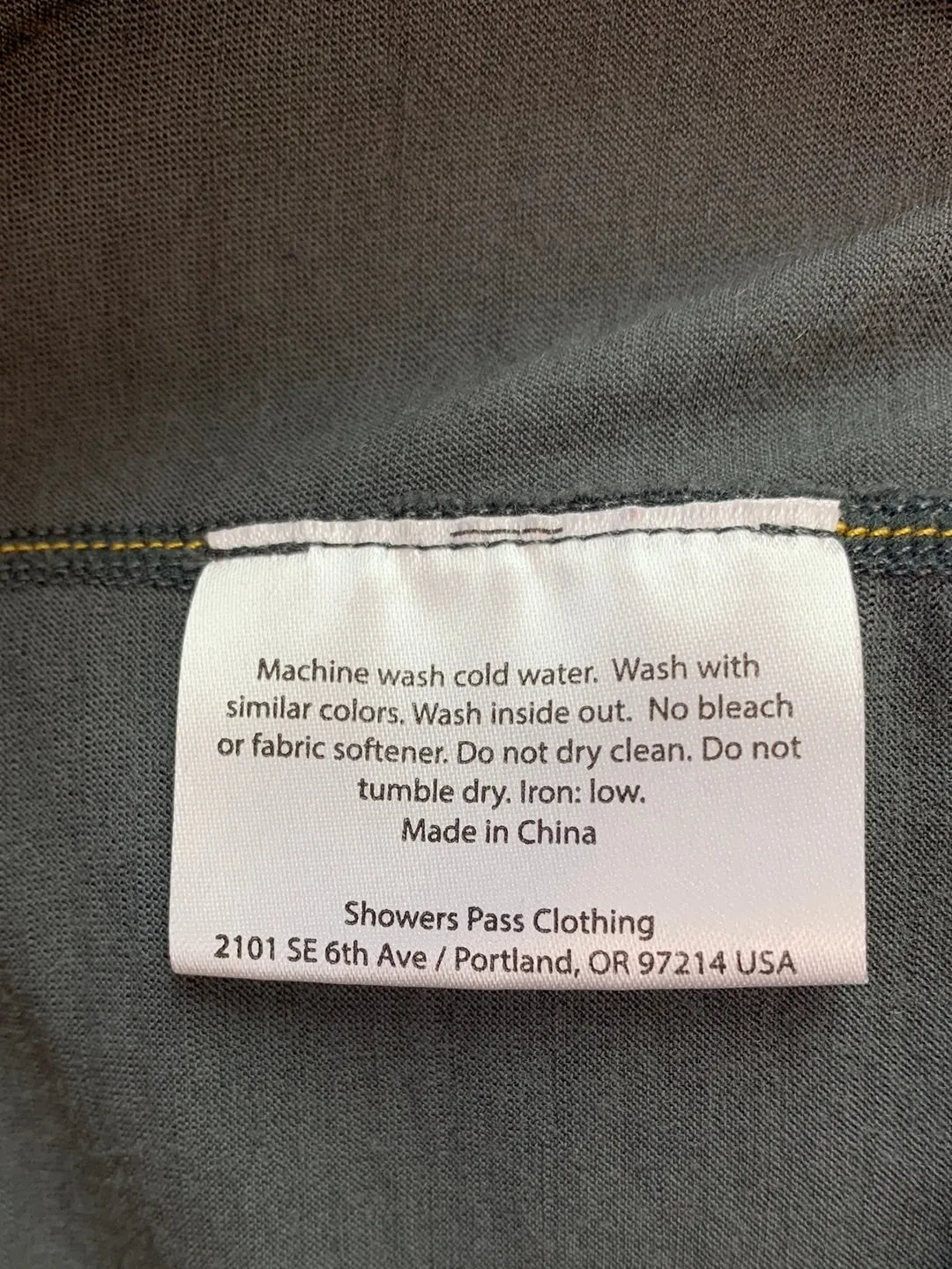 SHOWERS PASS dark grey Short Sleeve Apex Merino Wool Tech Top - L