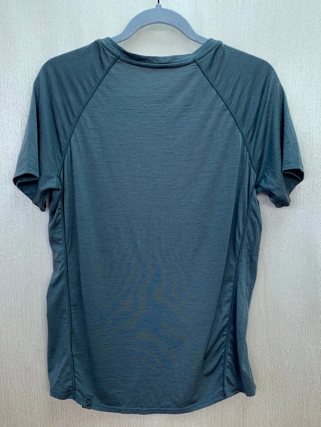 SHOWERS PASS dark grey Short Sleeve Apex Merino Wool Tech Top - L