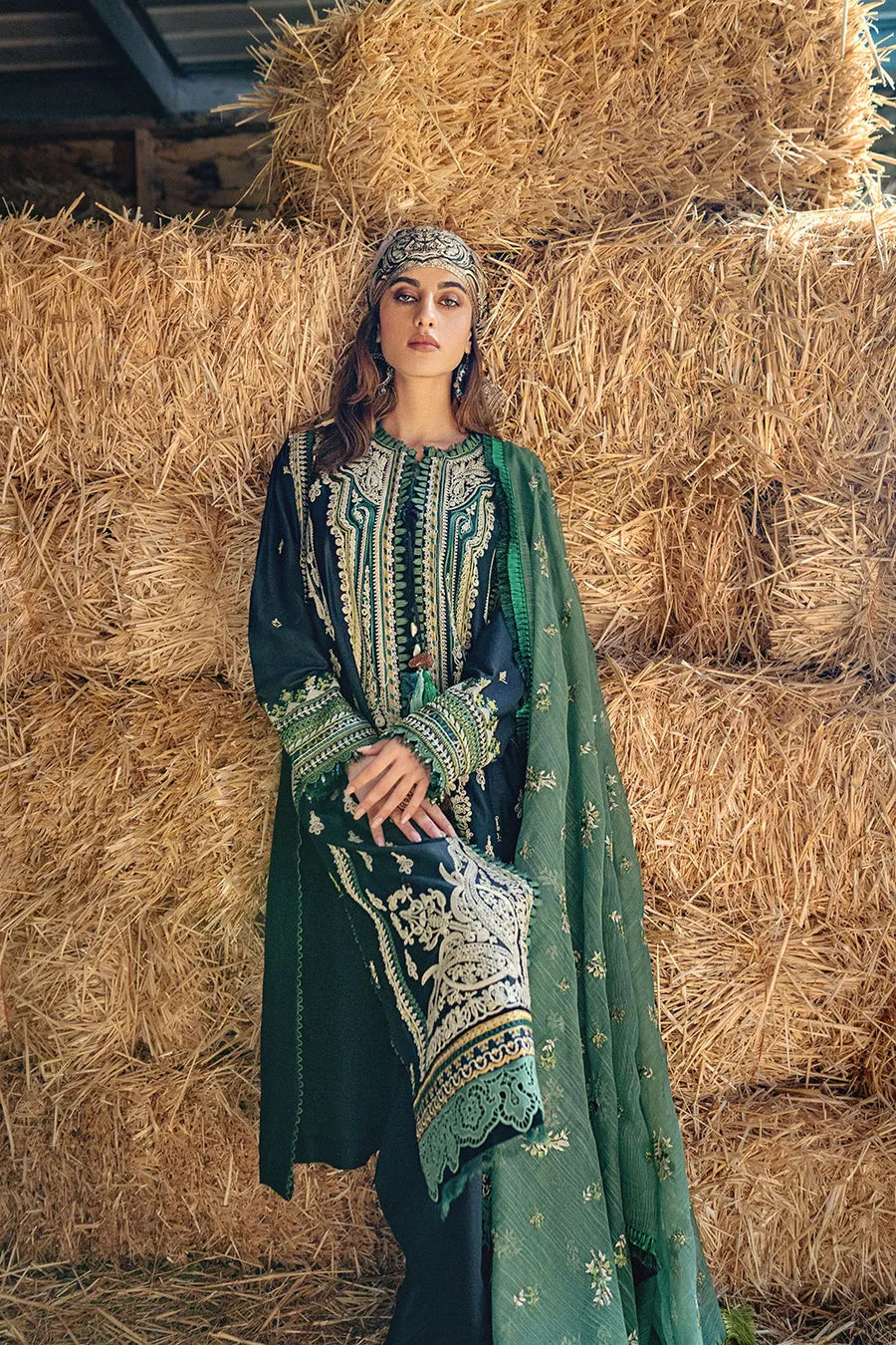 SOBIA NAZIR | AUTUMN/WINTER 2022 | AW22-2A