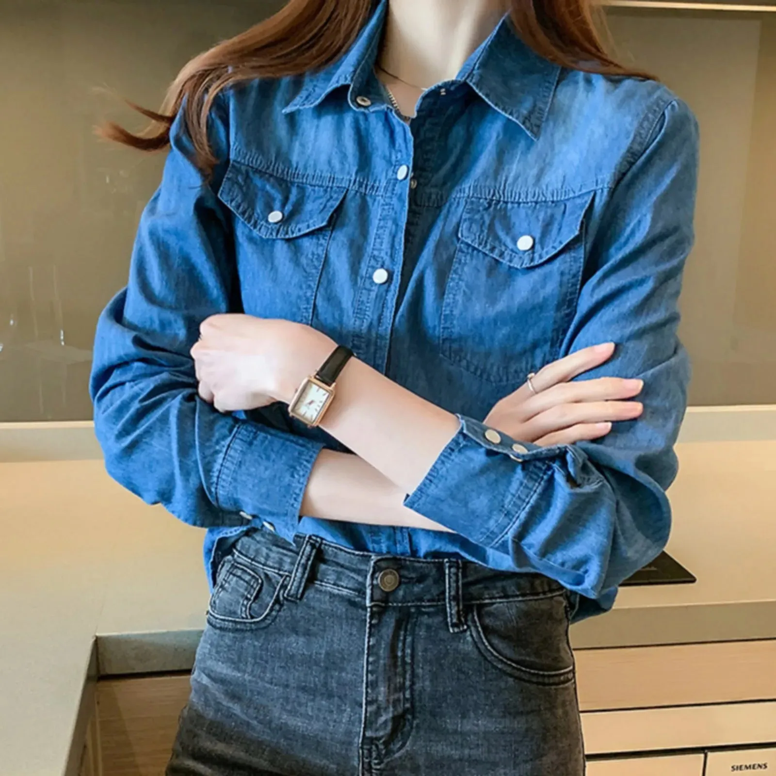 Women Long Sleeve Denim Shirt Single Breasted Korean Style Blouse Women With Pockets Loose Lapel Curved Hem Tops Spring Autumn