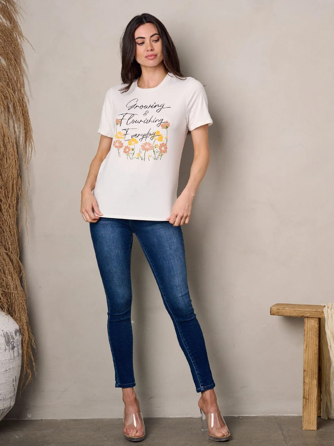 WOMEN'S SHORT SLEEVE GRAPHIC TOP