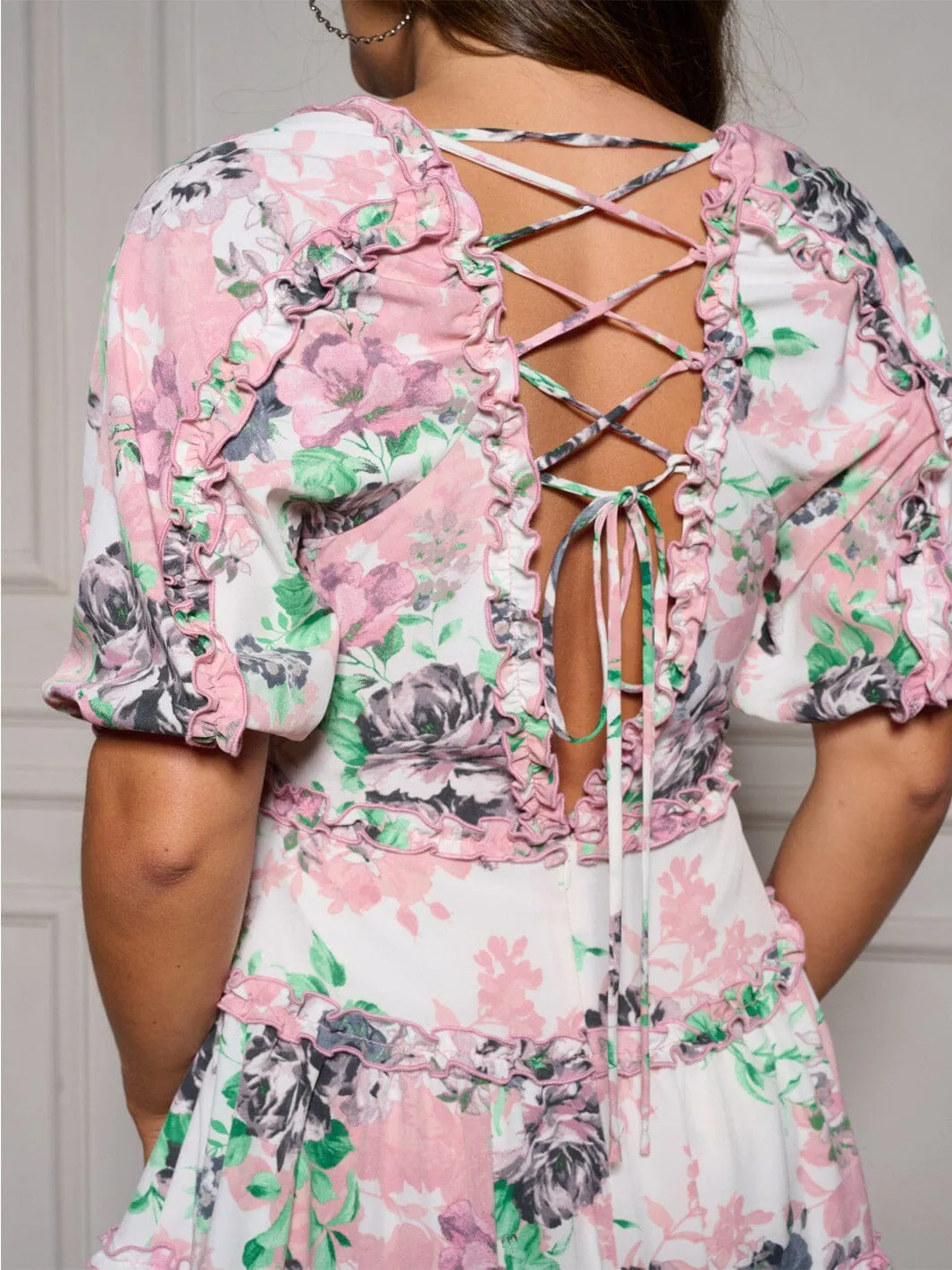 WOMEN'S SHORT SLEEVE RUFFLE BACK LACE UP FLORAL MINI DRESS