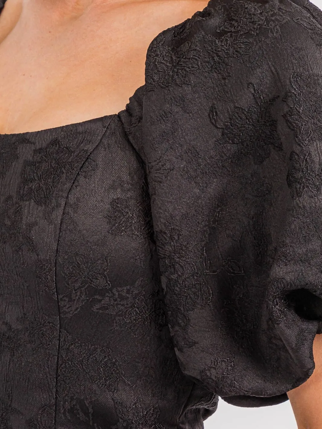 WOMEN'S SHORT SLEEVE SQUARE NECK DETAILED CROP TOP