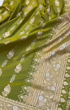 Women's Traditional Handloom Inspired Pure Mashru Silk Gradient Dual Color Shade Saree